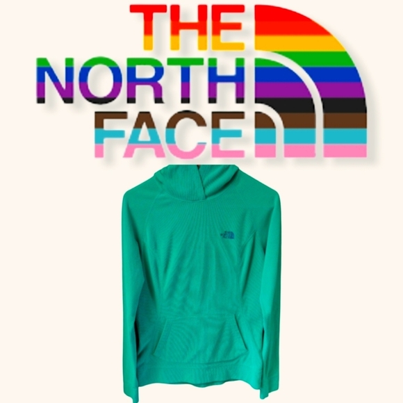 The North Face Tops - NWOT The North Face Long Sleeve Hooded Pullover Shirt.